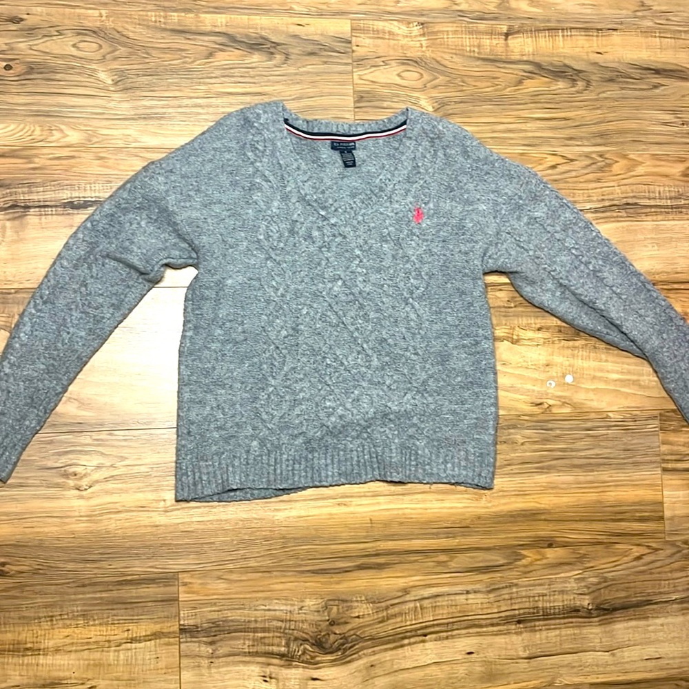 US Poli ASSN Gray V-neck Sweater Soft
